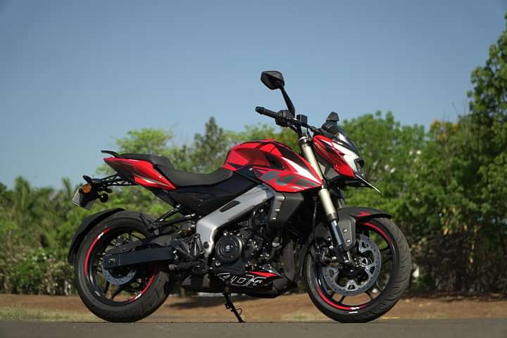 Bajaj Pulsar NS400Z Right Side View