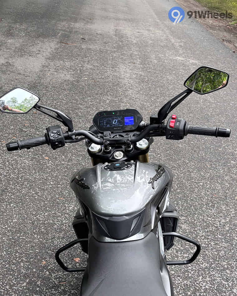 Handlebar & Console Area - 3