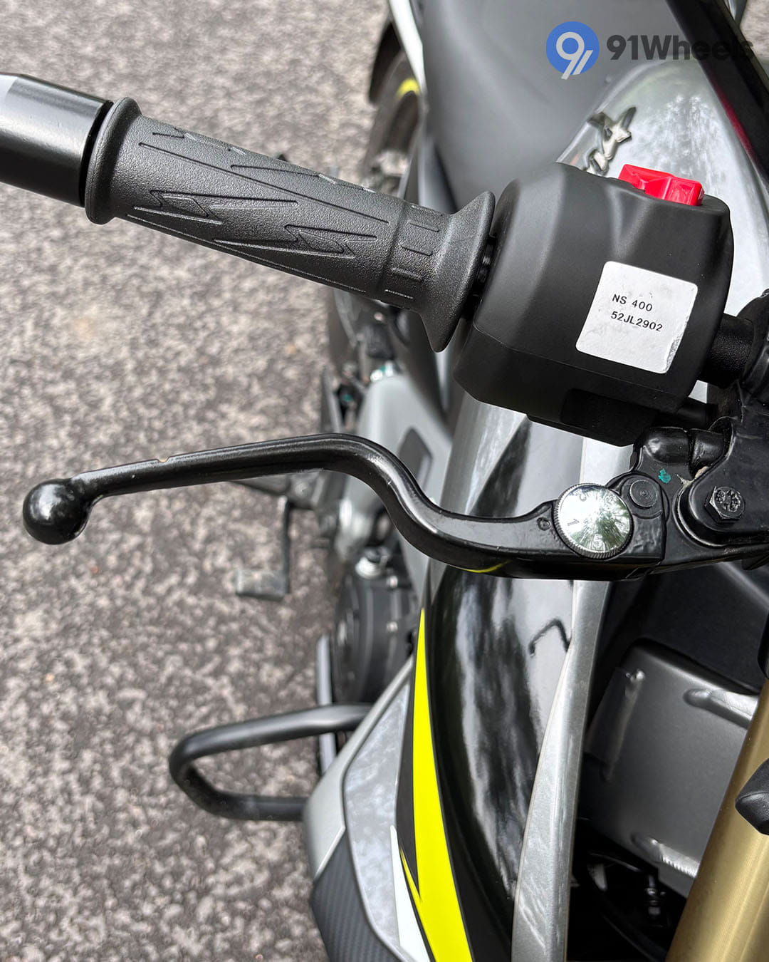 Handlebar & Console Area - 16