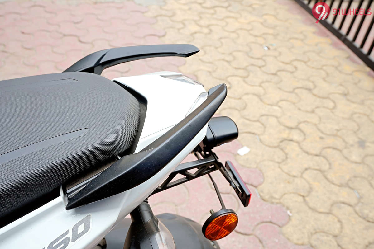 Bajaj Pulsar NS160 Grab Rail