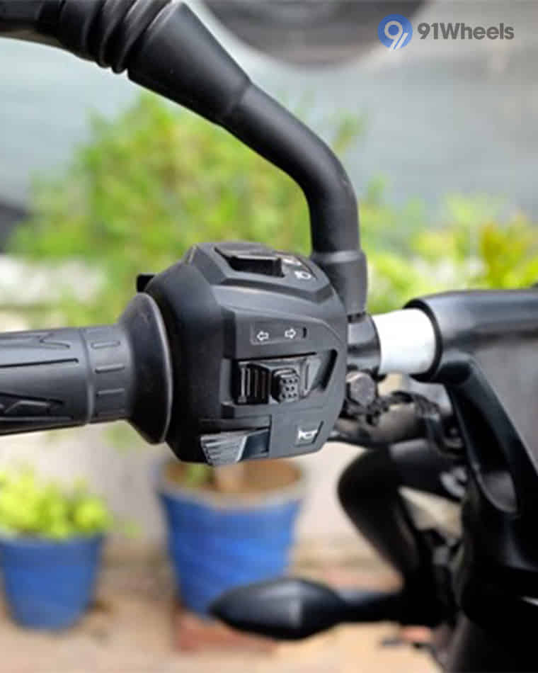 Handlebar & Console Area - 3