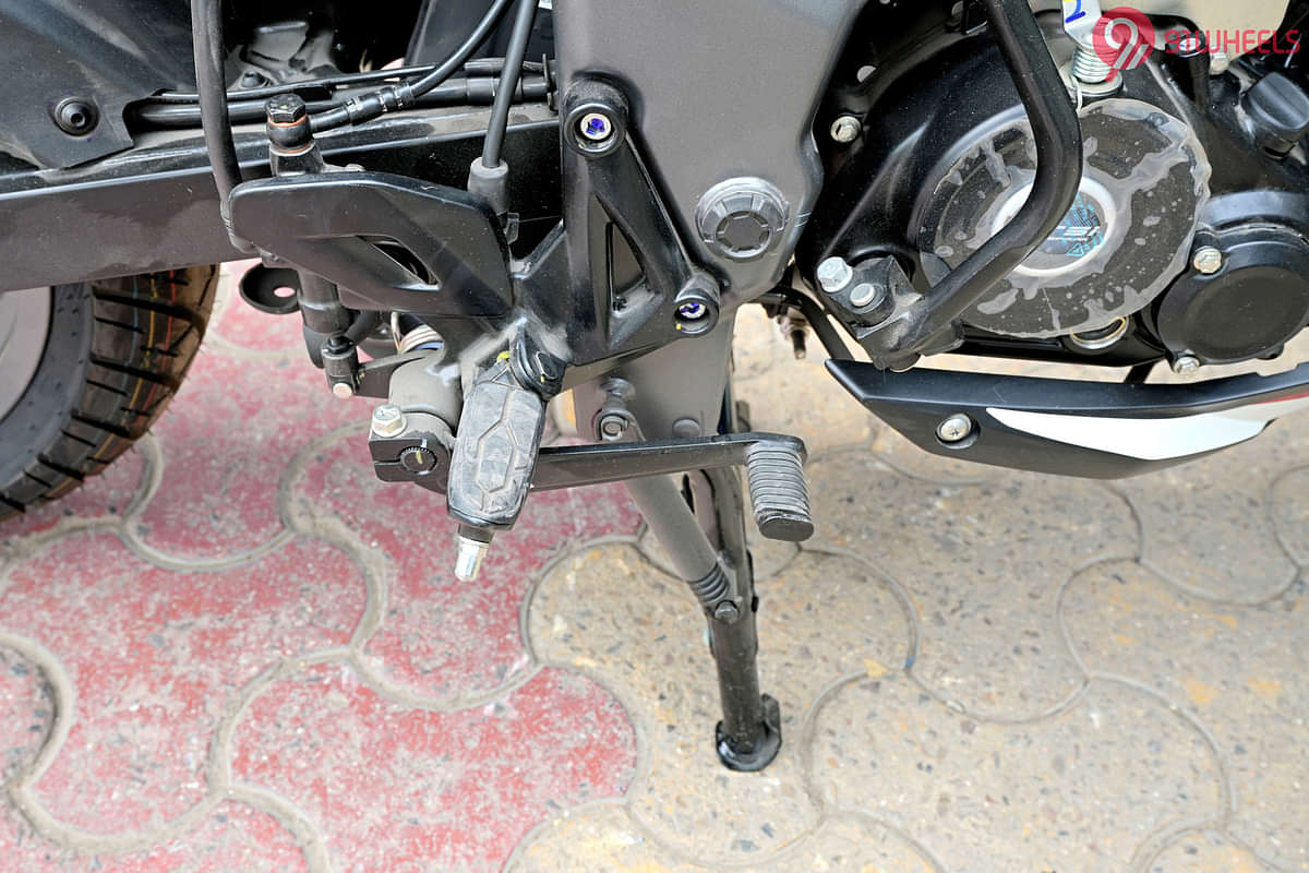 Bajaj Pulsar NS160 Side stand