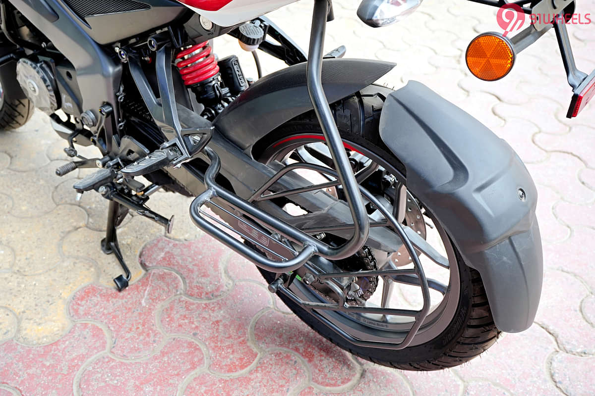 Bajaj Pulsar NS160 Saree Guard