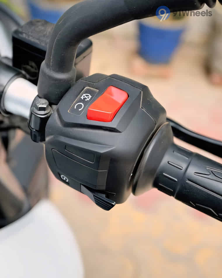 Handlebar & Console Area - 7