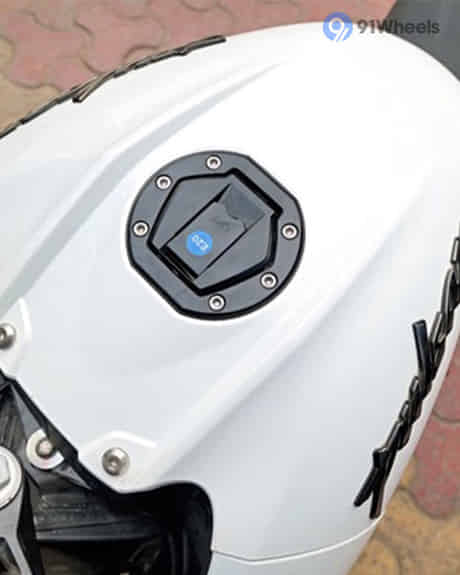Pulsar NS160 Closed Fuel Lid