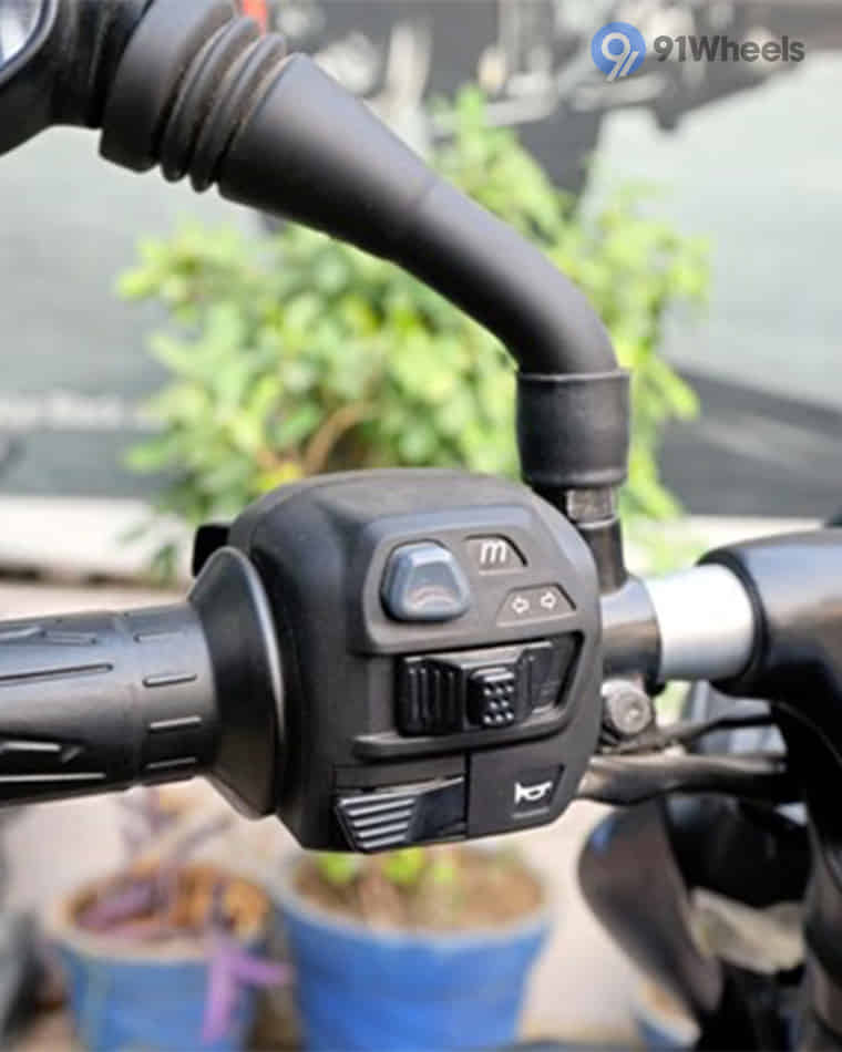 Handlebar & Console Area - 2