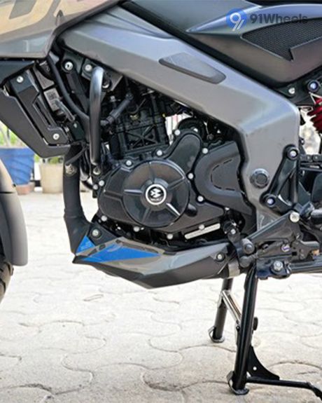 Pulsar NS200 Engine From Left
