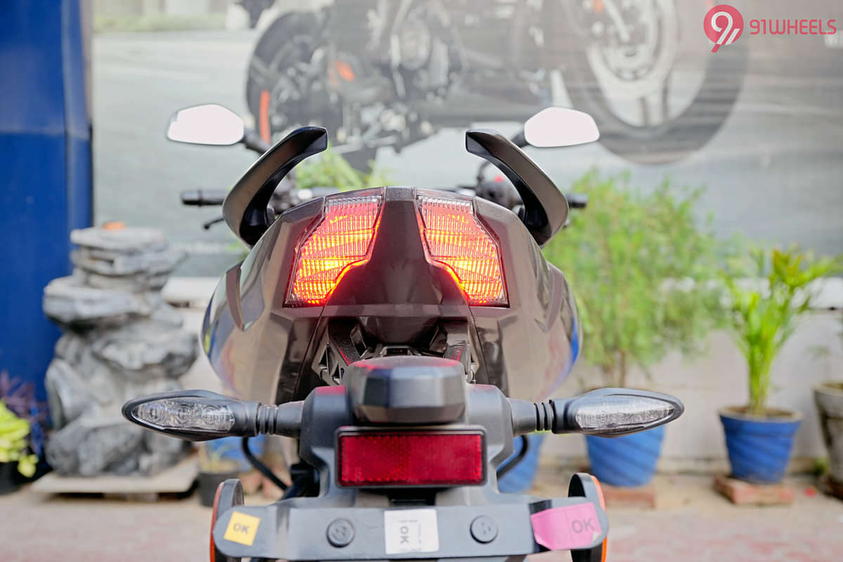 Bajaj Pulsar NS200 Rear Reflex Reflector