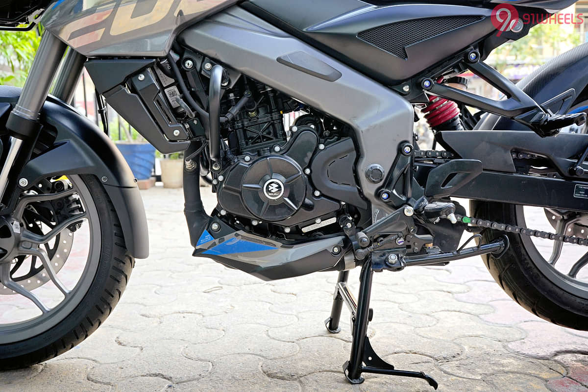 Bajaj Pulsar NS200 Engine From Left