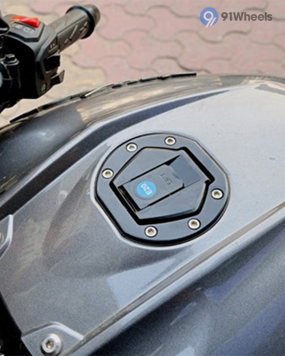 Bajaj Pulsar NS200 image