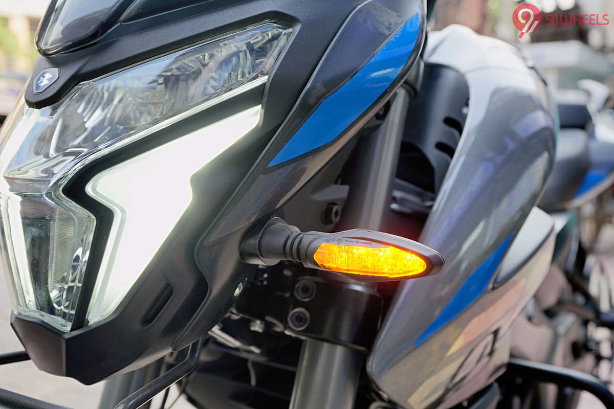 Bajaj Pulsar NS200 Front Turn Indicators