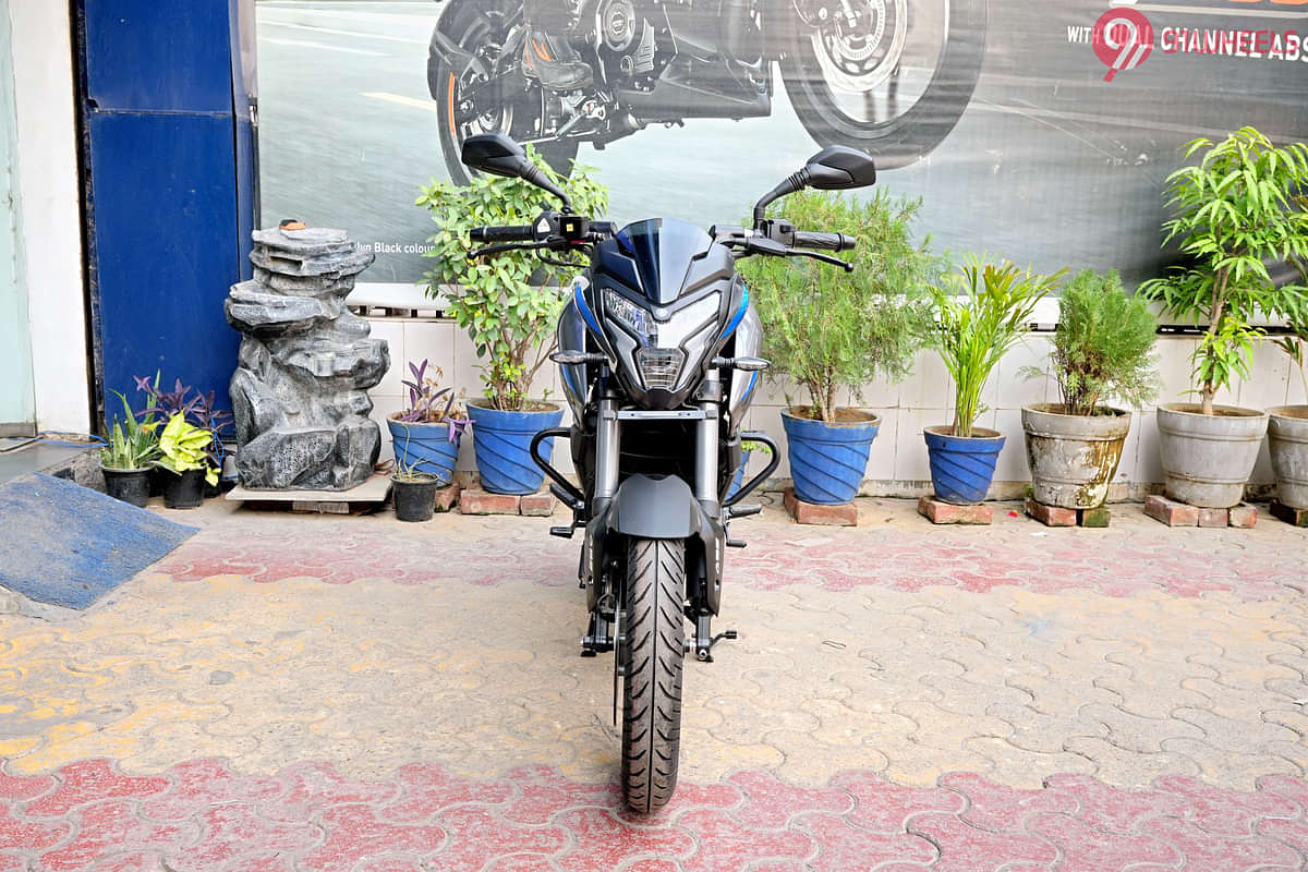 Bajaj Pulsar NS200 Front View