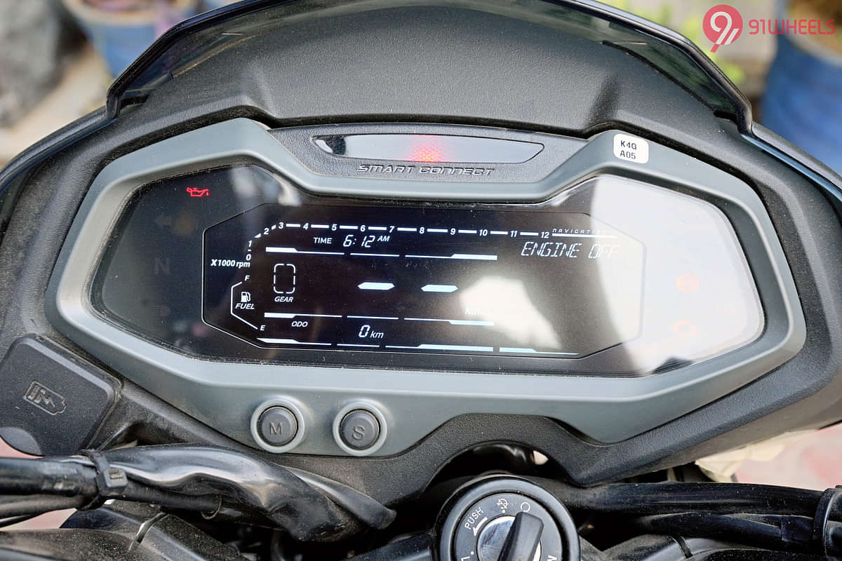 Bajaj Pulsar NS200 TFT / Instrument Cluster