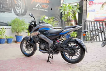 Bajaj Pulsar NS200 Left Rear Three Quarter Bajaj Pulsar NS200 Left Rear Three Quarter