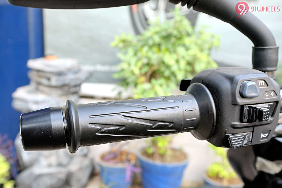 Bajaj Pulsar NS200 Left Side Handelbar Grip