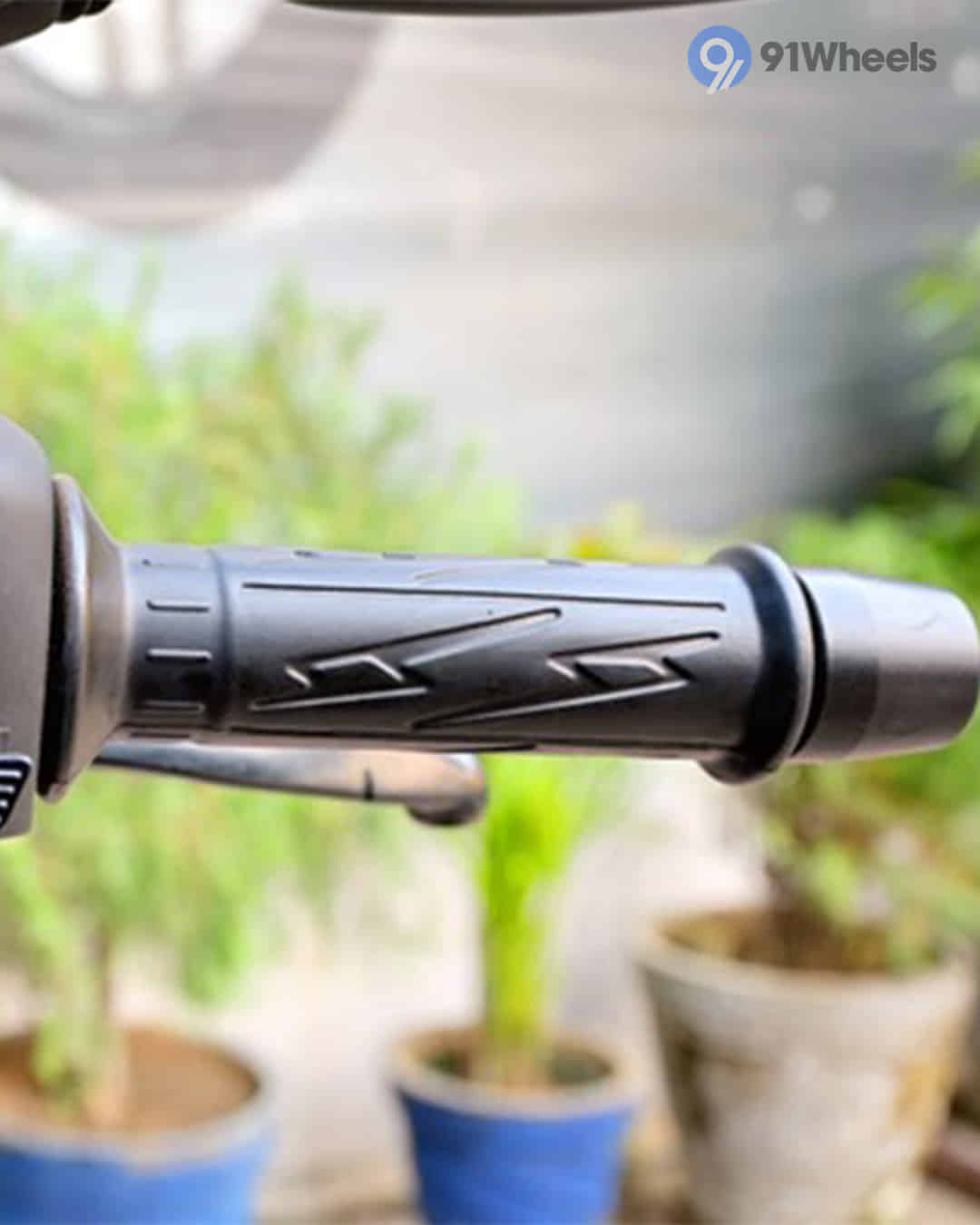 Right Side Handelbar Throttle Grip