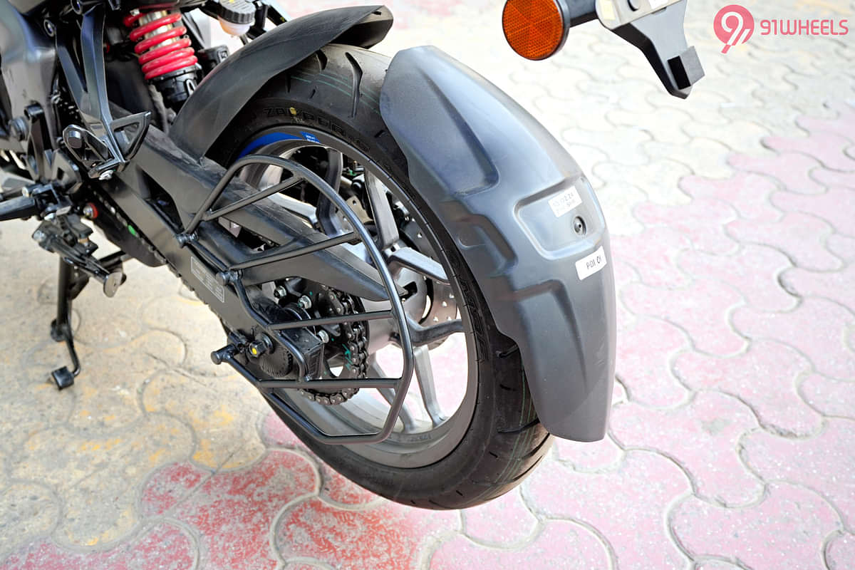 Bajaj Pulsar NS200 Rear Mudguard