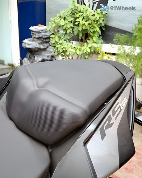 Pulsar RS200 Pillion Seat