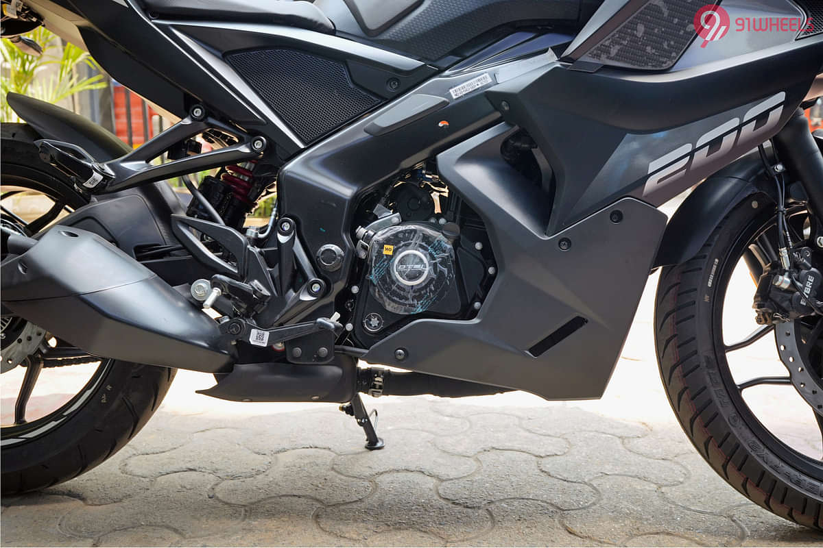Bajaj Pulsar RS 200 Engine From Right