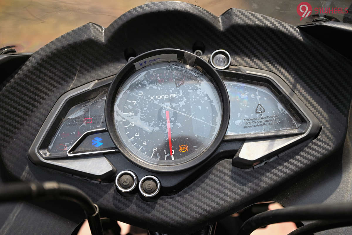 Bajaj Pulsar RS 200 TFT / Instrument Cluster