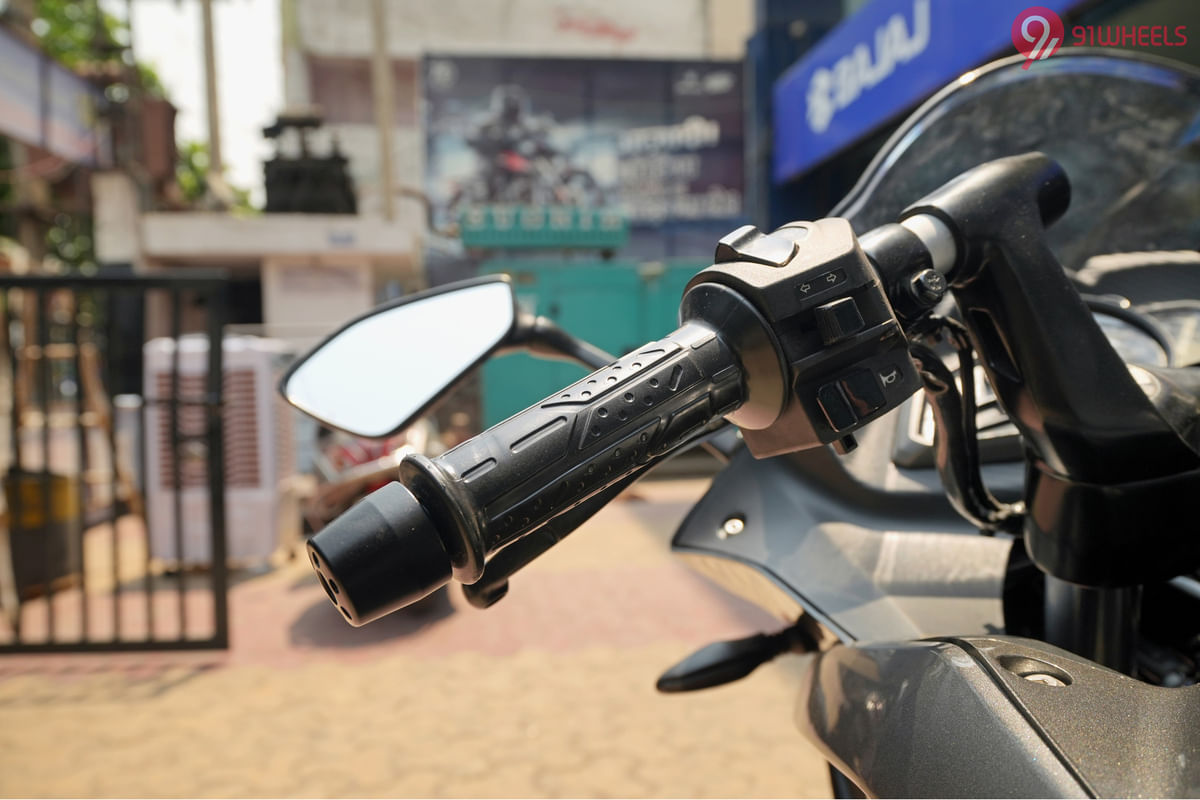 Bajaj Pulsar RS 200 Left Side Handelbar Grip