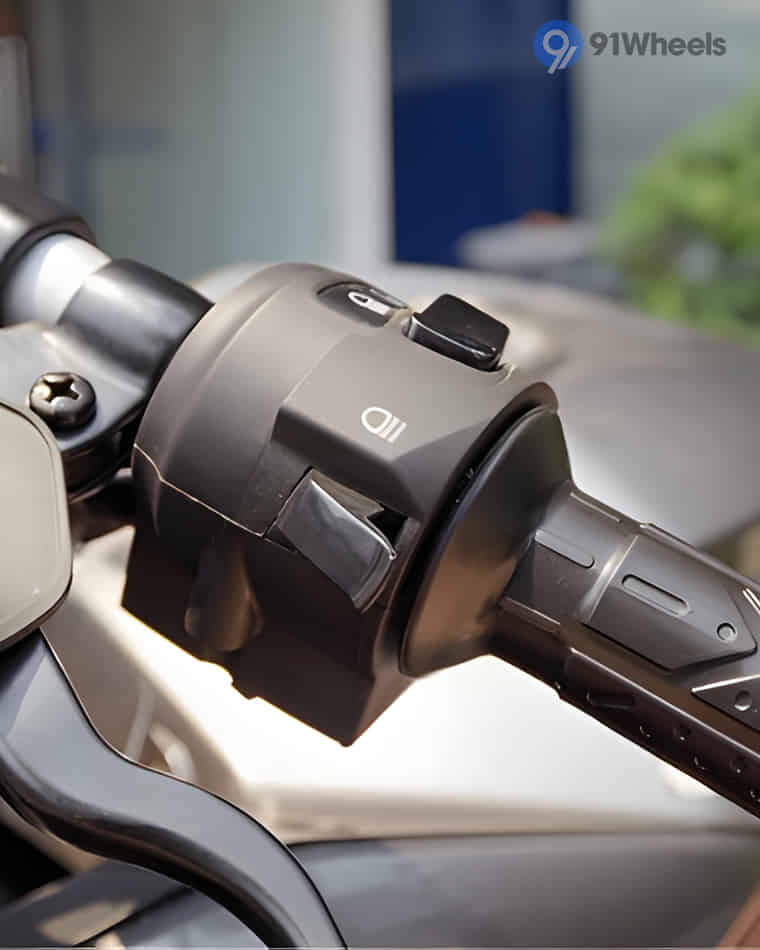 Handlebar & Console Area - 1