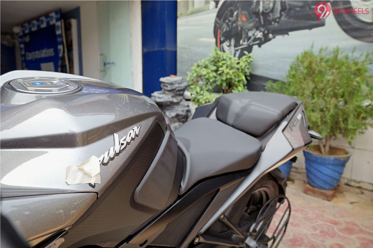 Bajaj Pulsar RS 200 Bike Seat