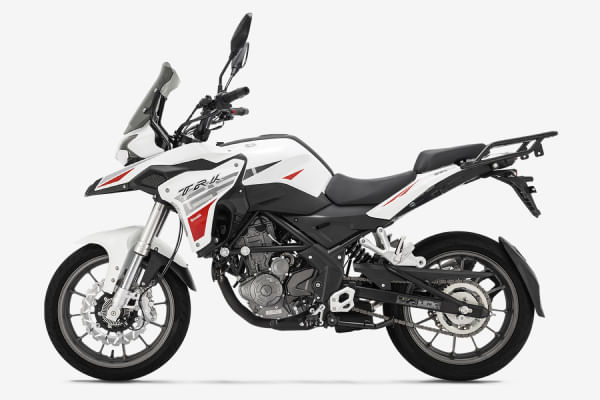 Benelli TRK 251 2021-2025 Left Side View
