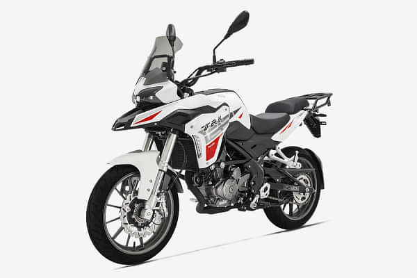 Benelli TRK 251 Left Front Three Quarter