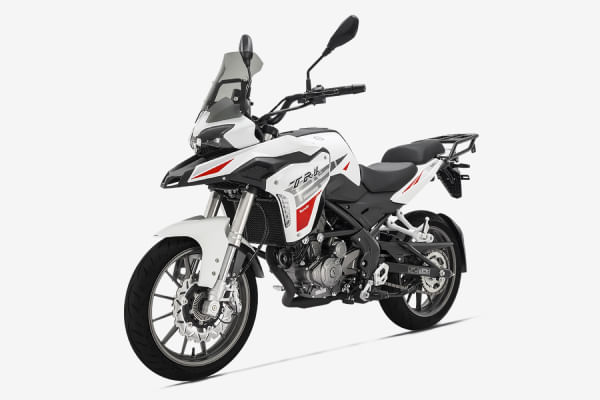 Benelli TRK 251 2021-2025 Left Front Three Quarter