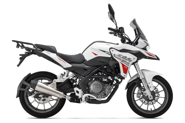 Benelli TRK 251 2021-2025 Right Side View