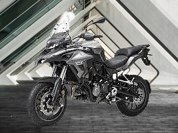 benelli trk 502 on road price