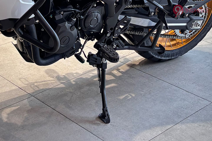 Benelli TRK 502 Side stand
