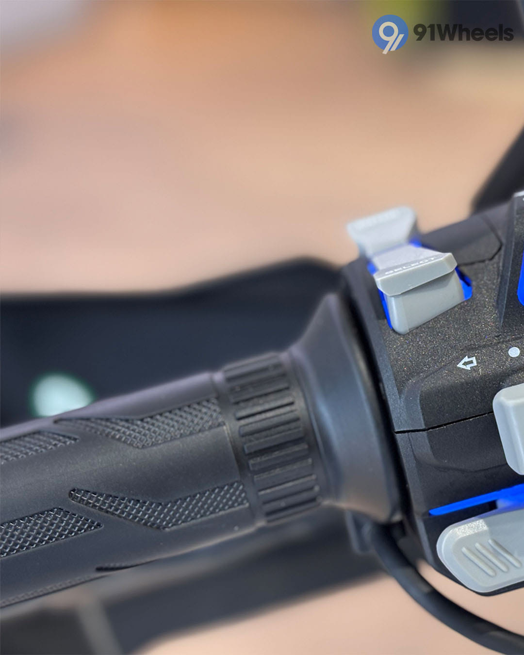 Handlebar & Console Area - 6