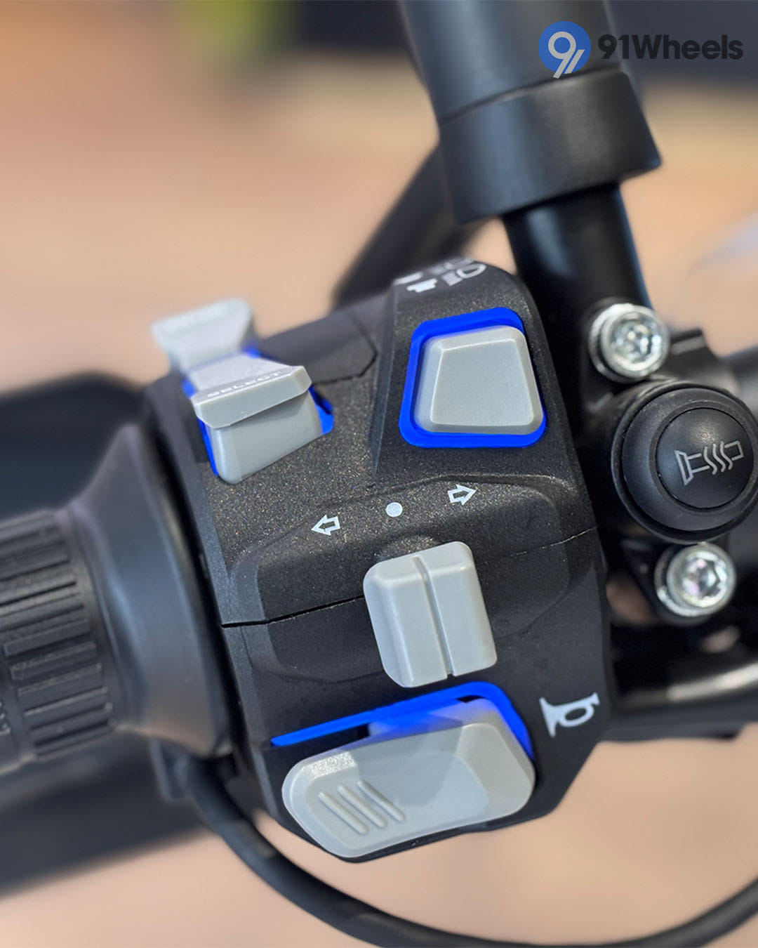 Handlebar & Console Area - 10