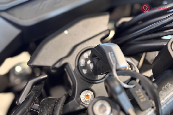 Benelli TRK 502 Steering Lock