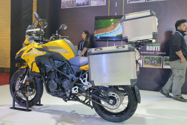 Benelli TRK 502X  2024-2025 Front Side Profile