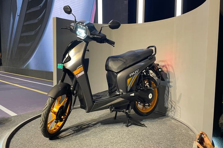 BGauss RUV350 Left Front Three Quarter