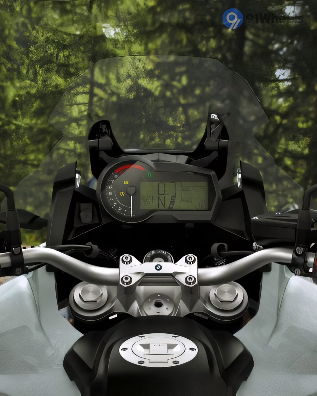 Handlebar & Console Area - 1