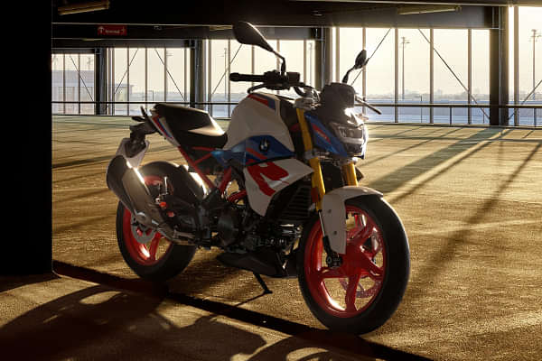 BMW G 310 R Right Front Three Quarter