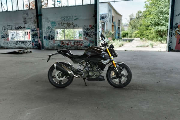 BMW G 310 R Right Side View