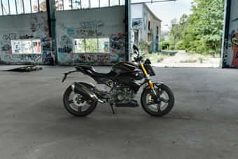 BMW G 310 R Right Side View BMW G 310 R Right Side View