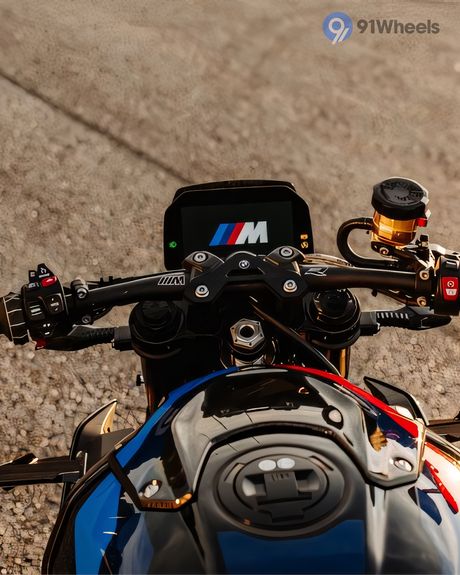 M 1000 R Closed Fuel Lid