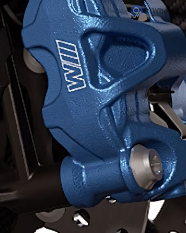M 1000 R Front Disc Brake Caliper