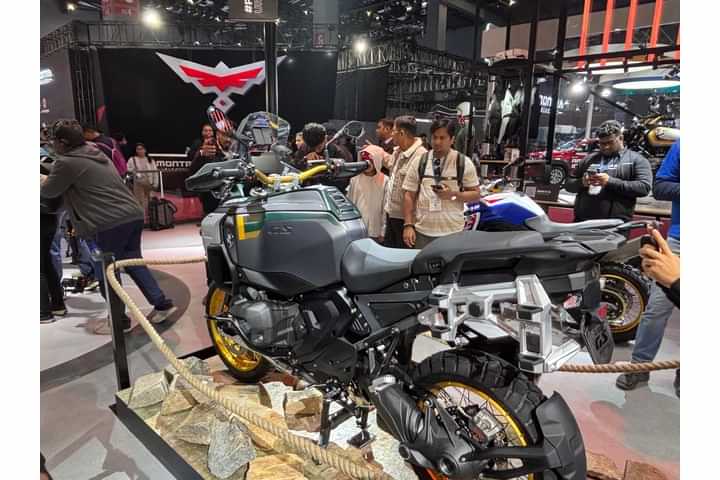 BMW R 1300 GS Left Rear Three Quarter