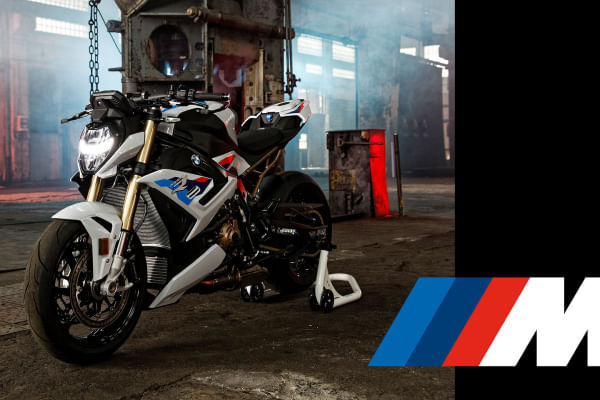 BMW S 1000 R Left Front Three Quarter