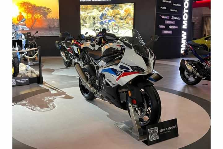 BMW S 1000 RR Right Front Three Quarter