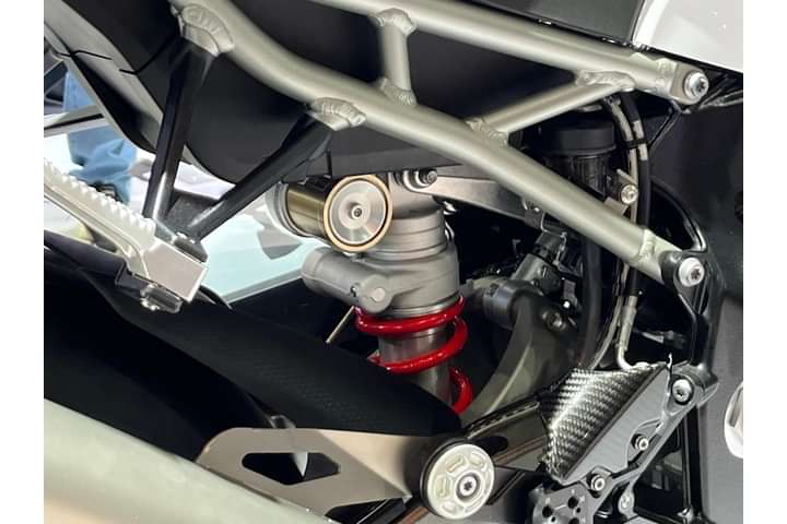 BMW S 1000 RR Rear Suspension Spring Preload Setting