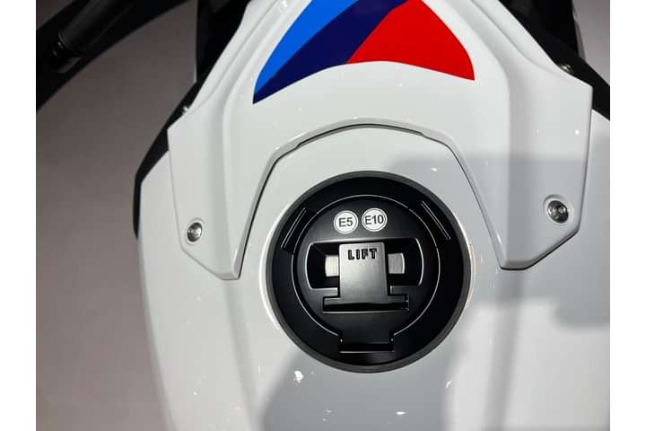 BMW S 1000 RR Closed Fuel Lid