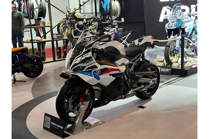 BMW S 1000 RR Left Front Three Quarter